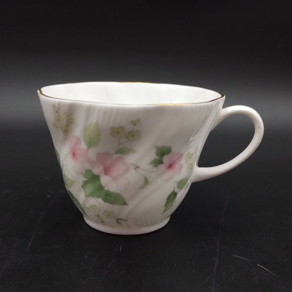 Vintage Royal MInster Tea Cup & Saucer - Picture 5 of 10